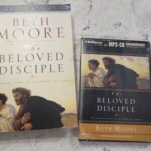 THE BELOVED DISCIPLE - BY BETH MOORE